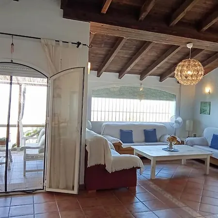 En Malaga, Donde El Tiempo Se Detiene Chalet Caleta De Velez